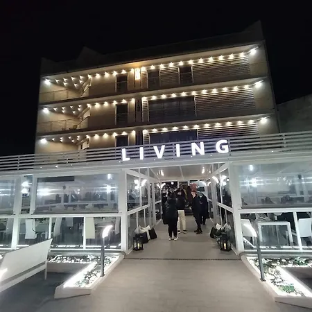 Living 호텔